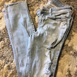Hollister destroyed w/ bleach stains. Size00
